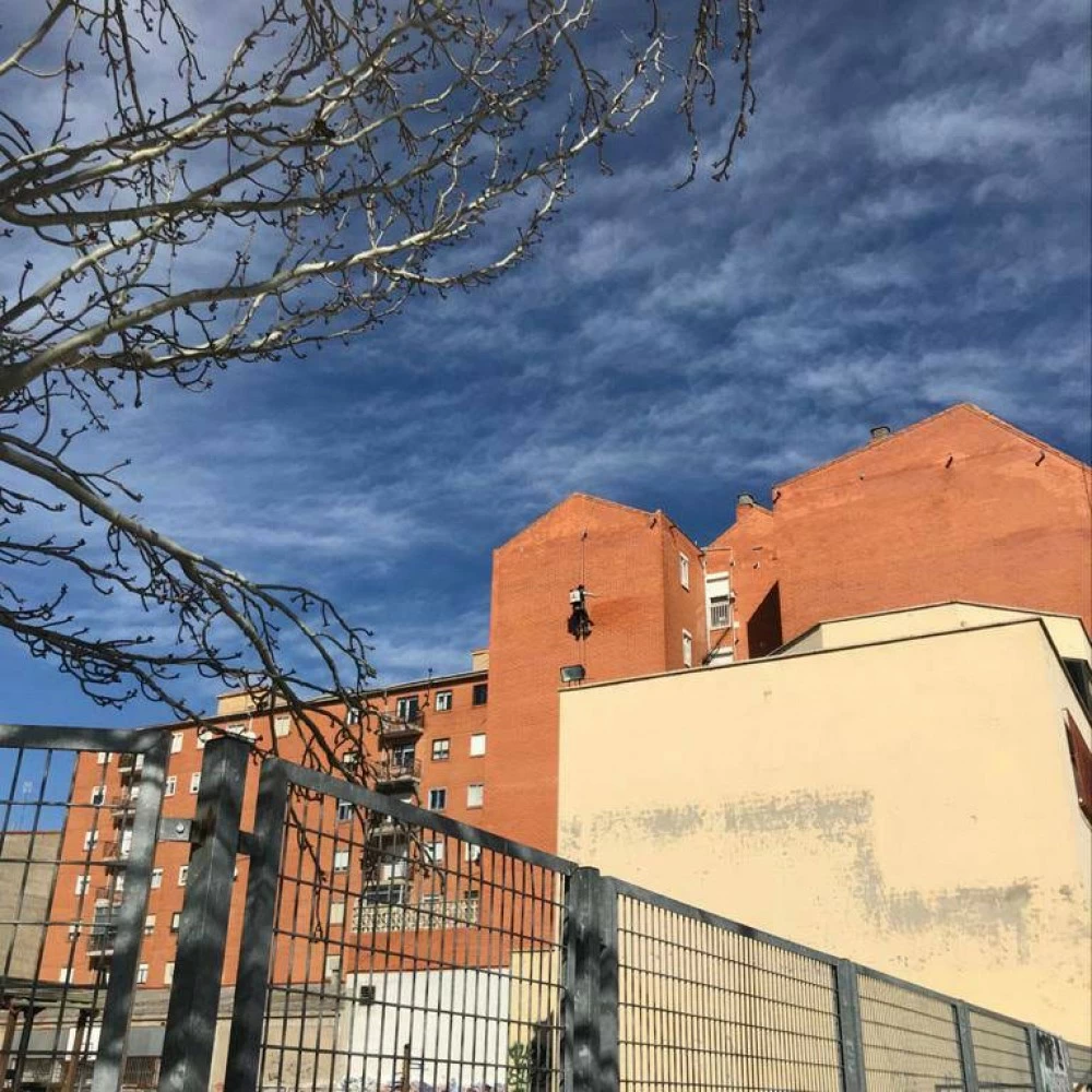 Aplicación de hidrófugo en ladrillo caravista en Miguel Delibes, 2, Palencia