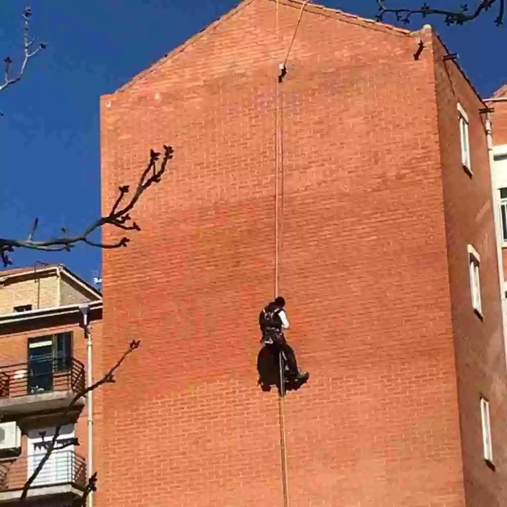 Aplicación de hidrófugo en ladrillo caravista